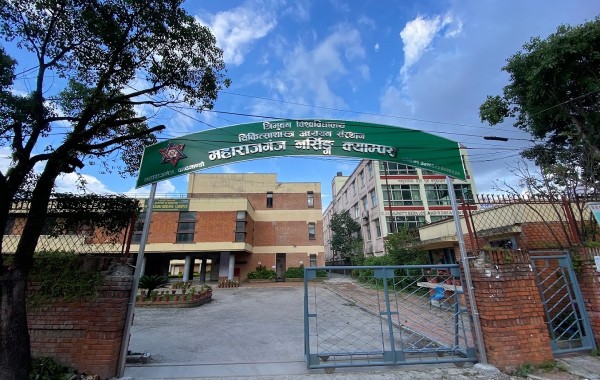 नर्सिङ क्याम्पस महाराजगञ्जका विद्यार्थी आन्दोलित, क्याम्पस, फ्याकल्टी र डीन कार्यालयमा तालावन्दी ।