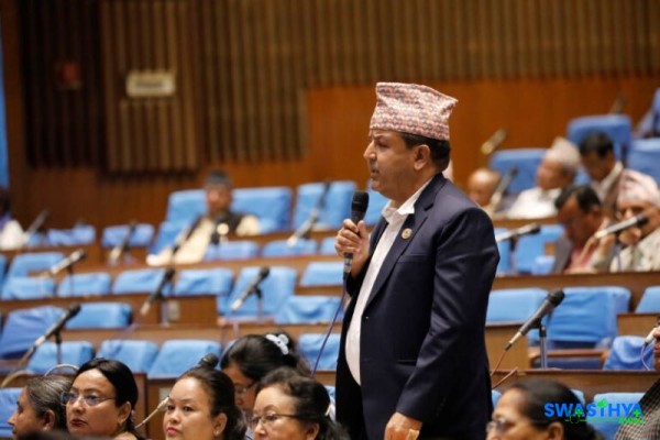 सांसद डा. शर्माले आन्दोलनरत चिकित्सकका मागप्रति सरकारको ध्यानाकर्षण गराए